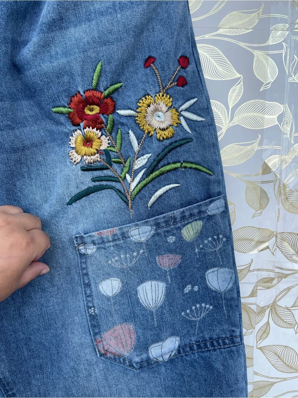 Vintage Floral Embroidered Denim Pants Small Elastic Waist Whimsical Crop Jeans